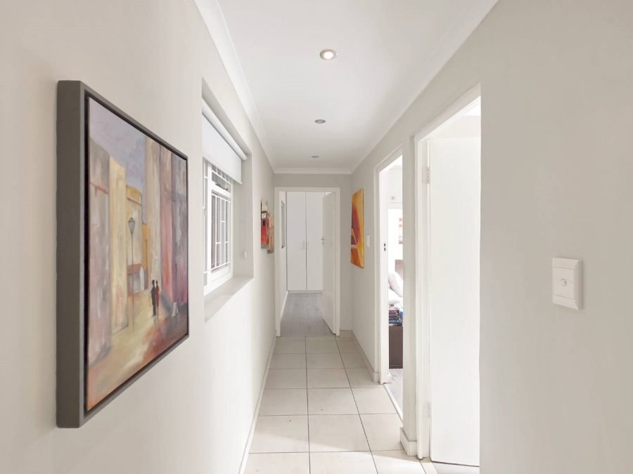 3 Bedroom Property for Sale in Sea Point Western Cape